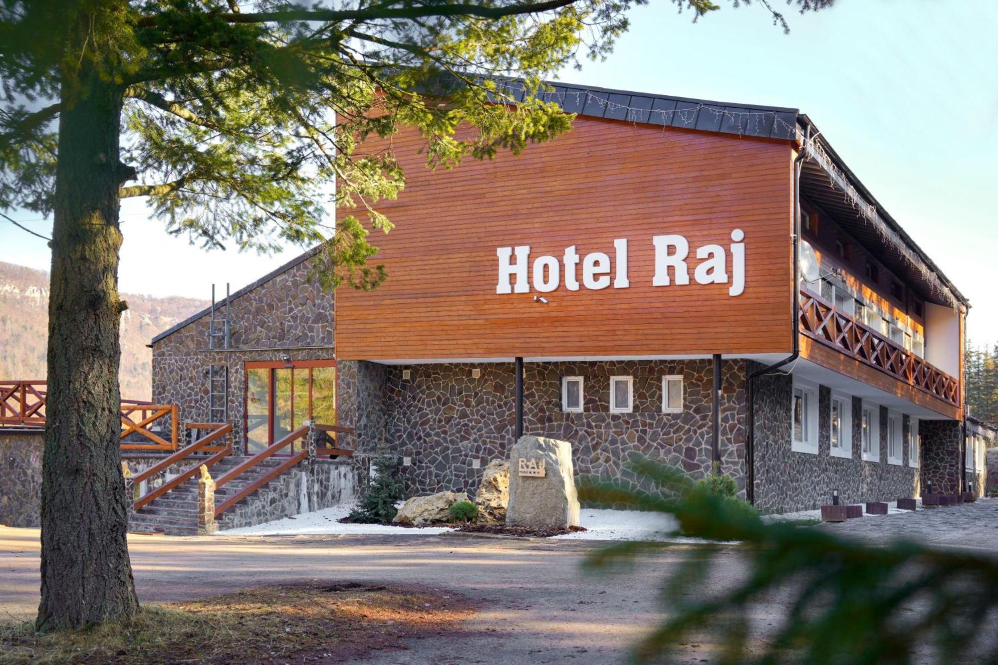 דדינקי Hotel Raj מראה חיצוני תמונה