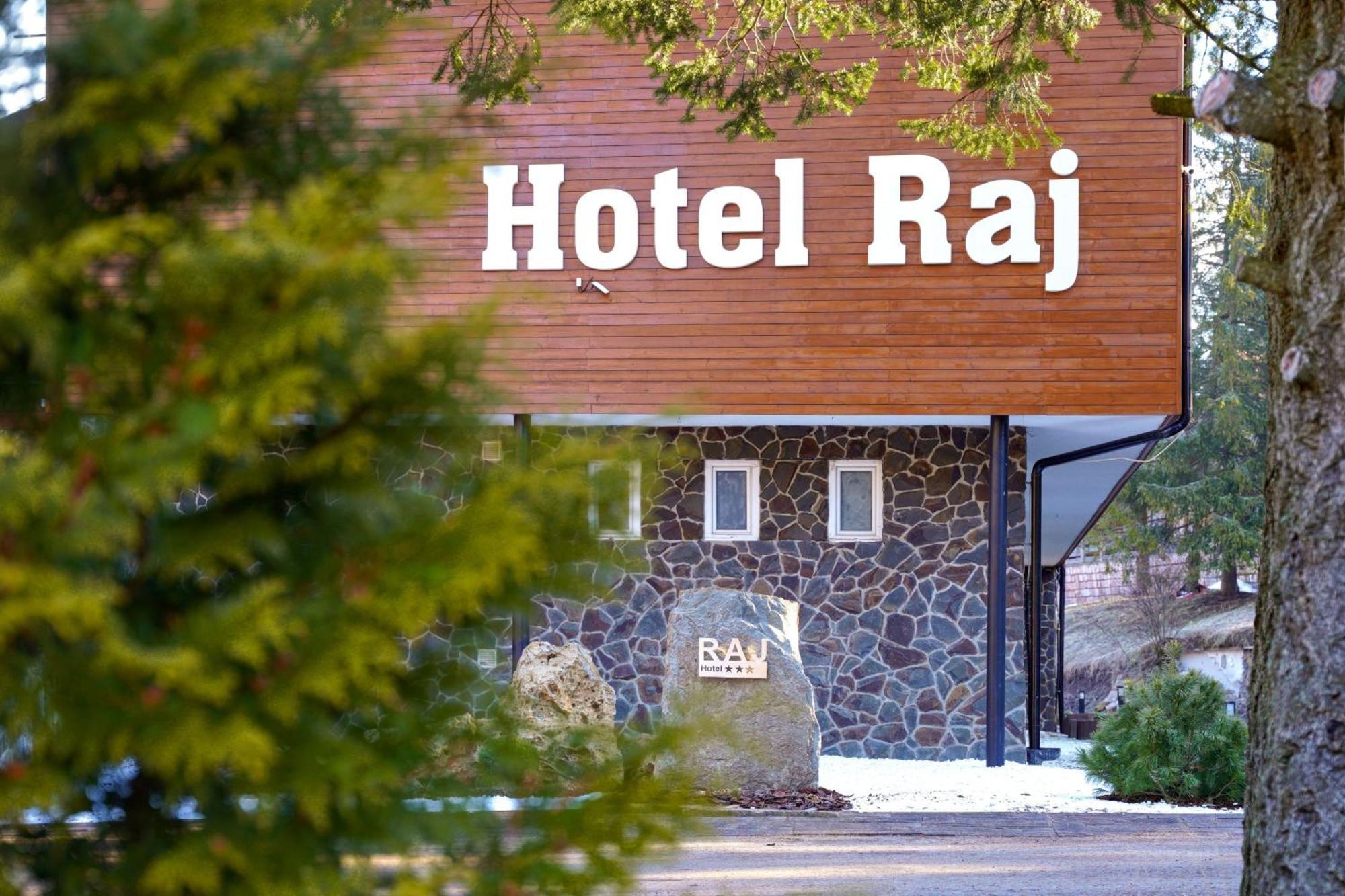 דדינקי Hotel Raj מראה חיצוני תמונה